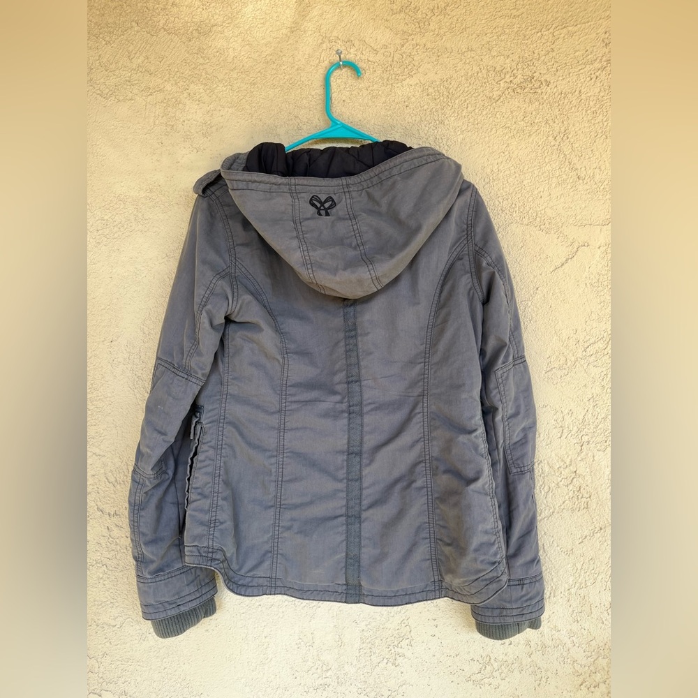 ⛄️TNA Gray Quilted Jacket - Picture 2 of 9